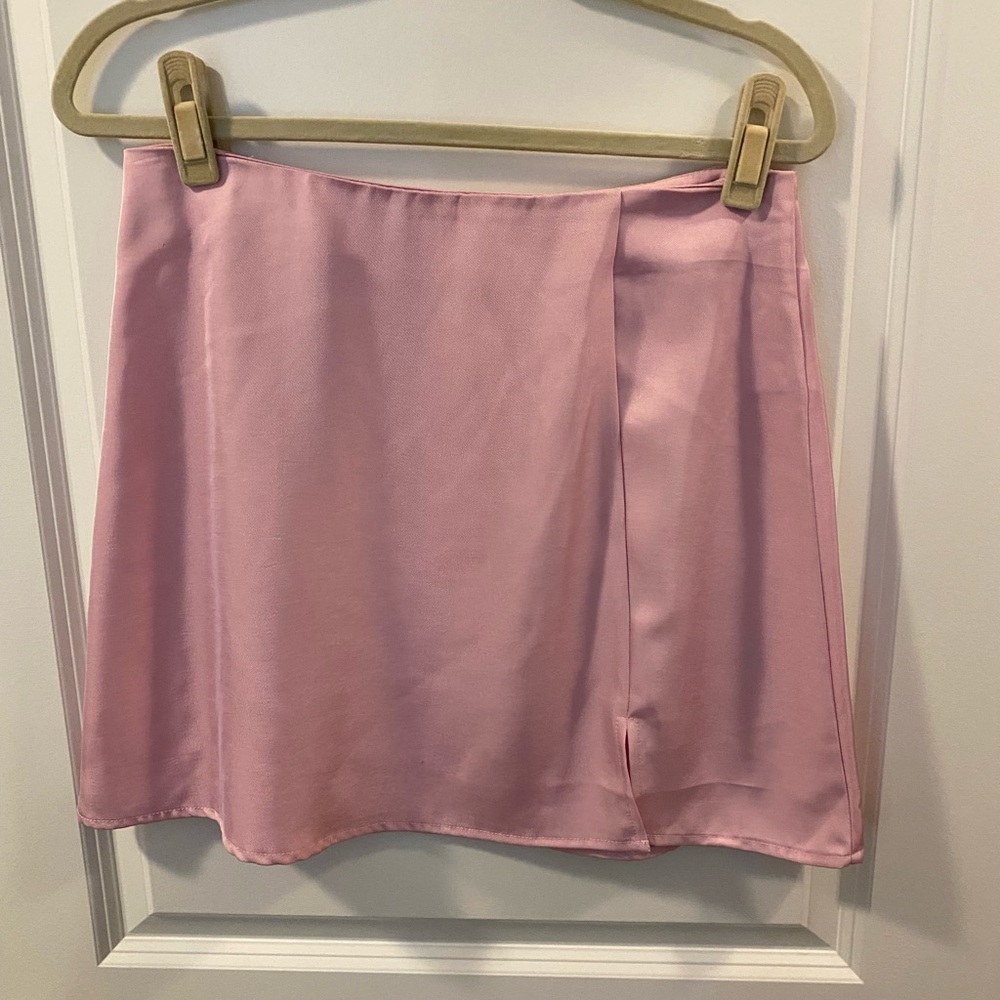 Satiny mauve/lilac mini skirt